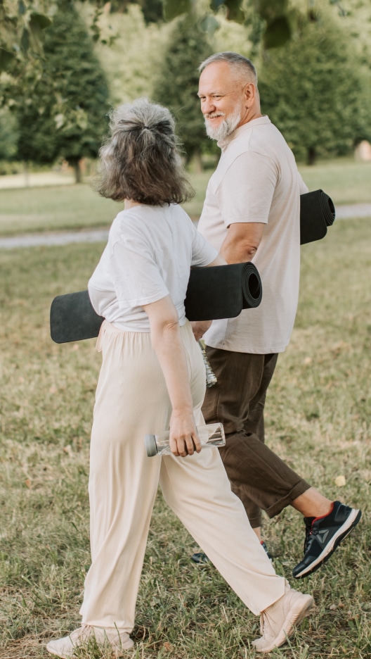 Sagora | Senior man and woman getting exercise
